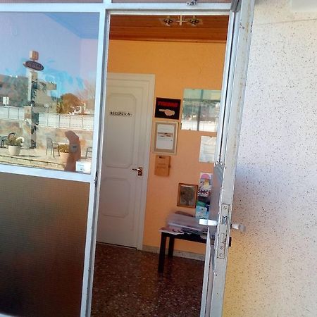 Hostal Lleida Calafell Exteriör bild